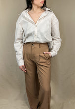 Load image into Gallery viewer, Caryl Button Down