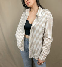 Load image into Gallery viewer, Caryl Button Down